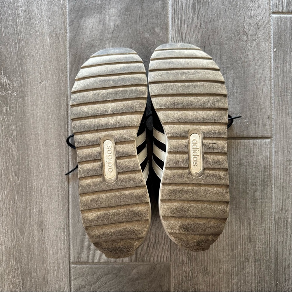 Adidas Retrorun Sneakers in Black and White - Picture 8 of 10